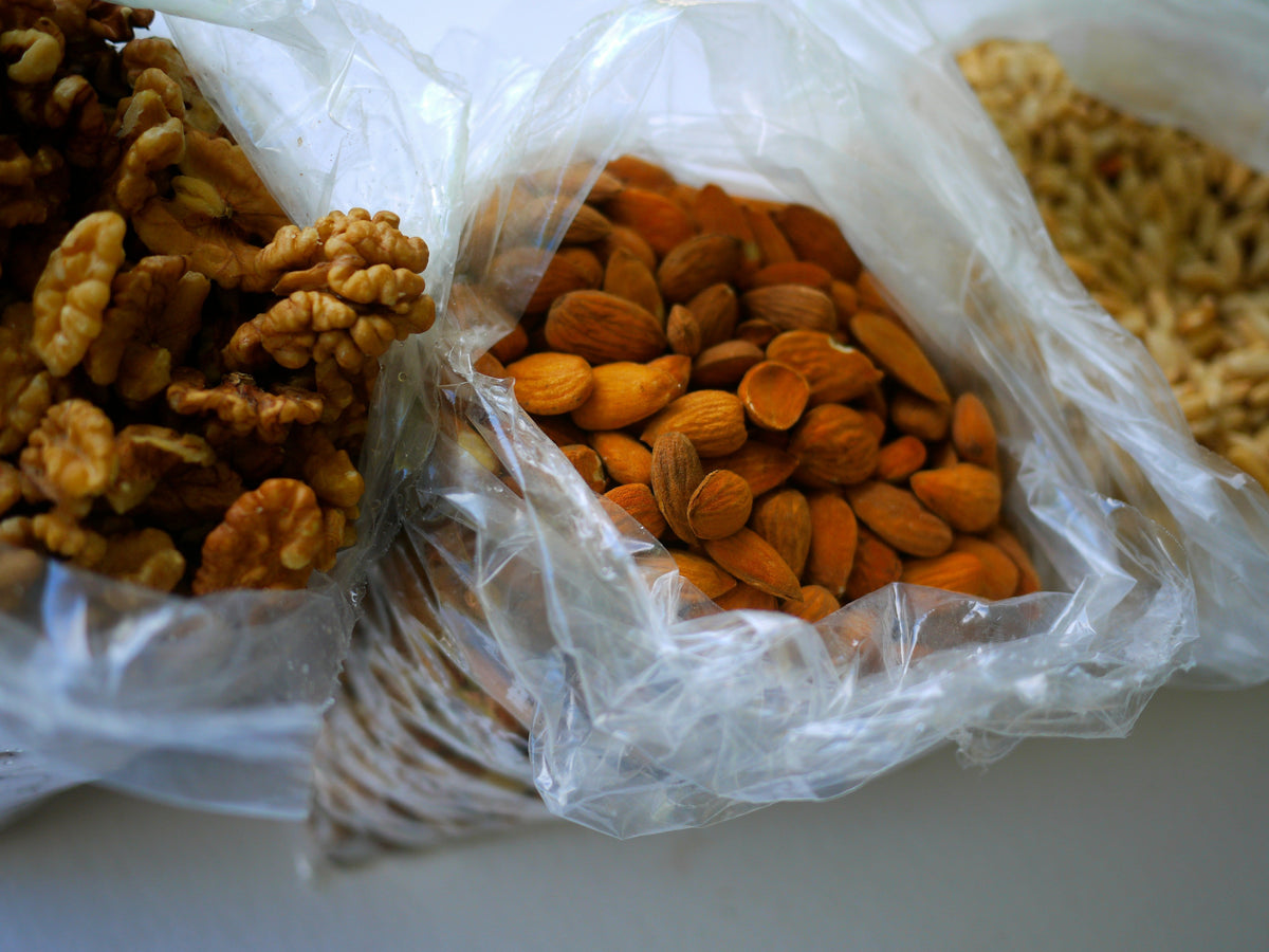 Nueces Chilenas vs. Almendras de EEUU: Delicias Saludables para tu Despensa