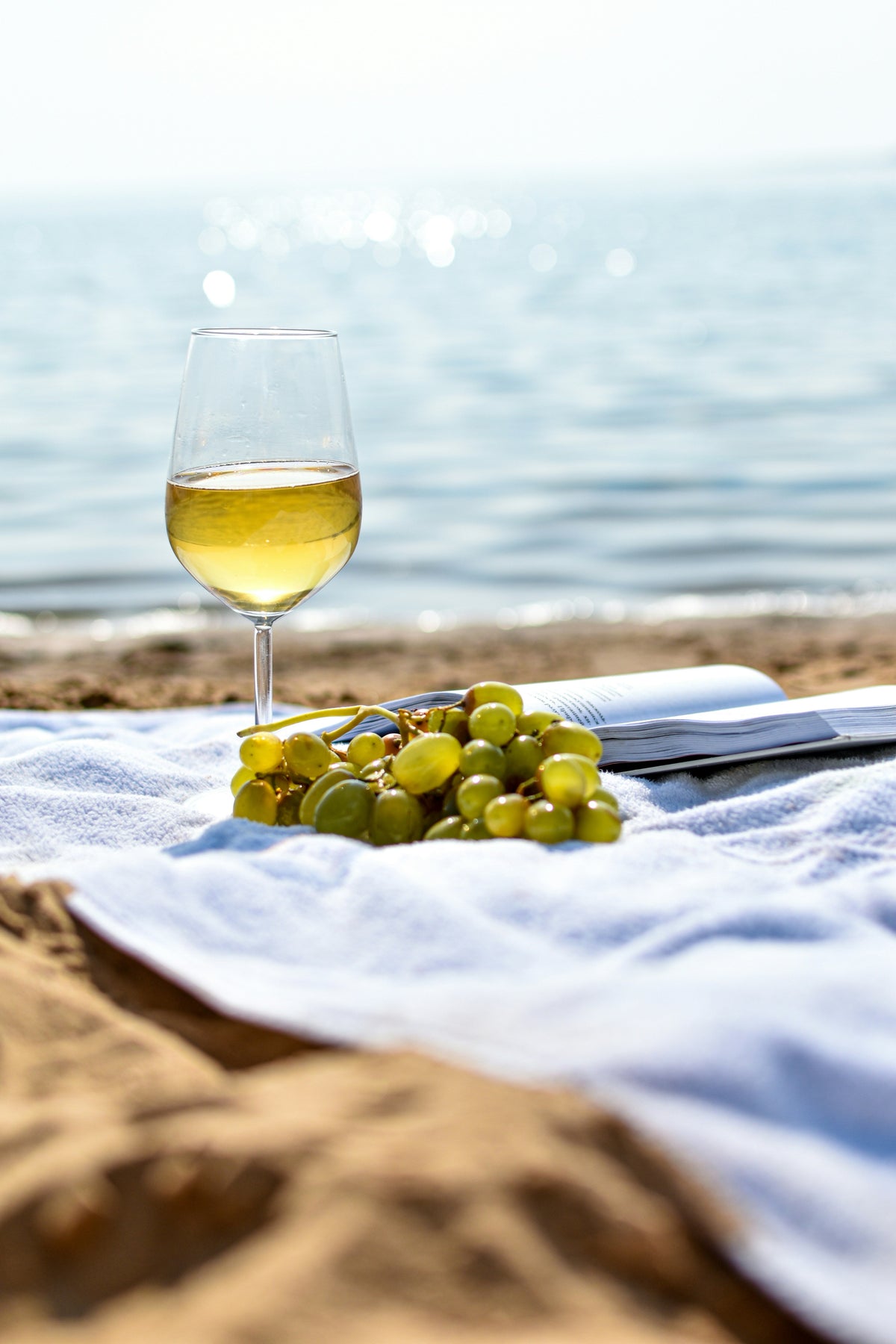 Vinos españoles para el verano: Mar de Frades, CM Matarromera Verdejo, Le Domaine Abadia Retuerta, La Fillaboa 1898, Finca la Colina Sauvignon Blanc
